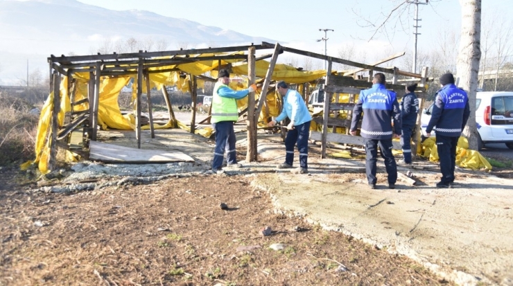 Kartepe’de Kaçak Ahırlara Geçit Yok