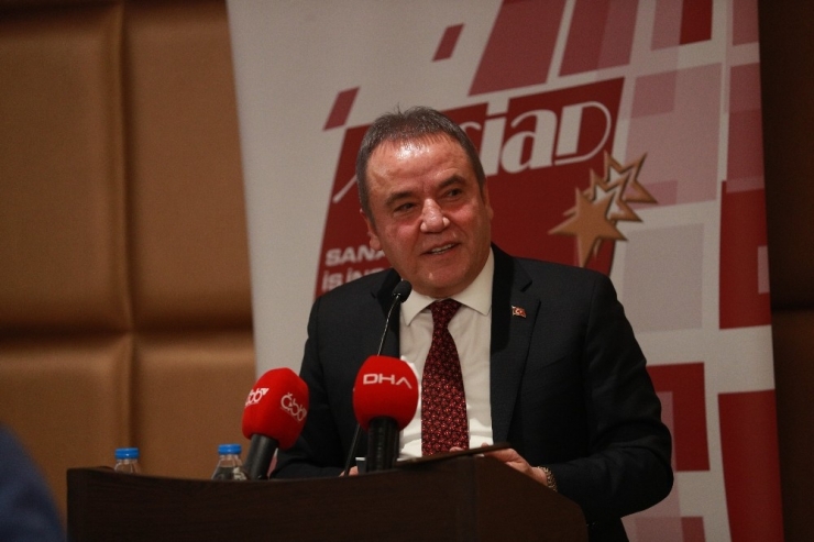 Başkan Böcek: "Şirketleri Zengin Etmeye Gelmedim"