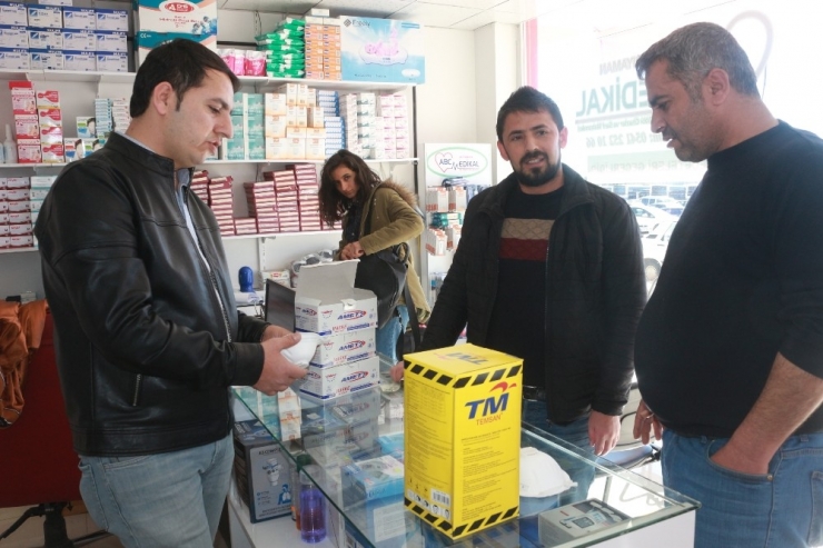 Korona Virüsü Öncesi 7 Liraya Satılan Maskeler Şimdi 120 Lira