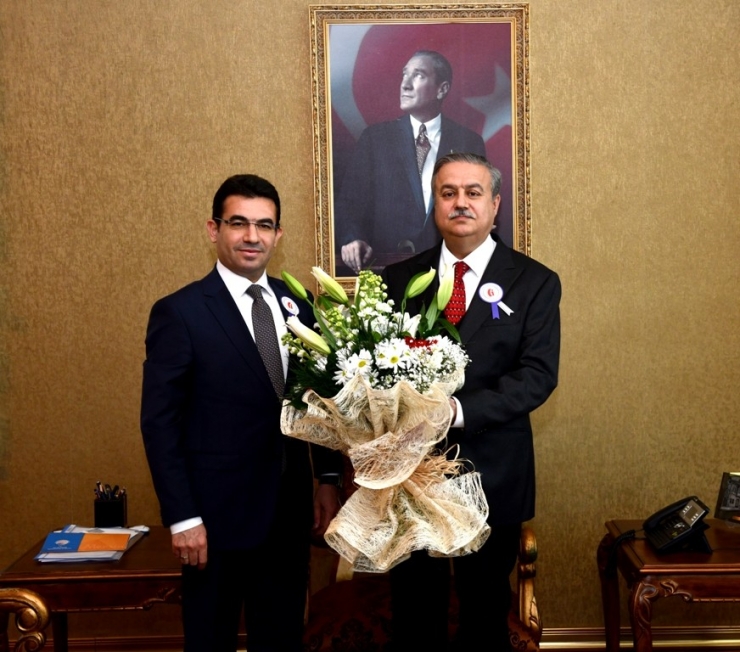 Vergi Haftası Kutlanıyor