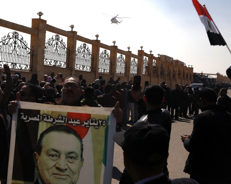 Mısır’da Mübarek İçin Askeri Cenaze Töreni