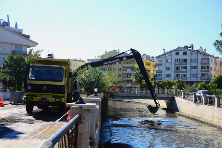 30 Bin Metre Dere Temizliği Yapıldı