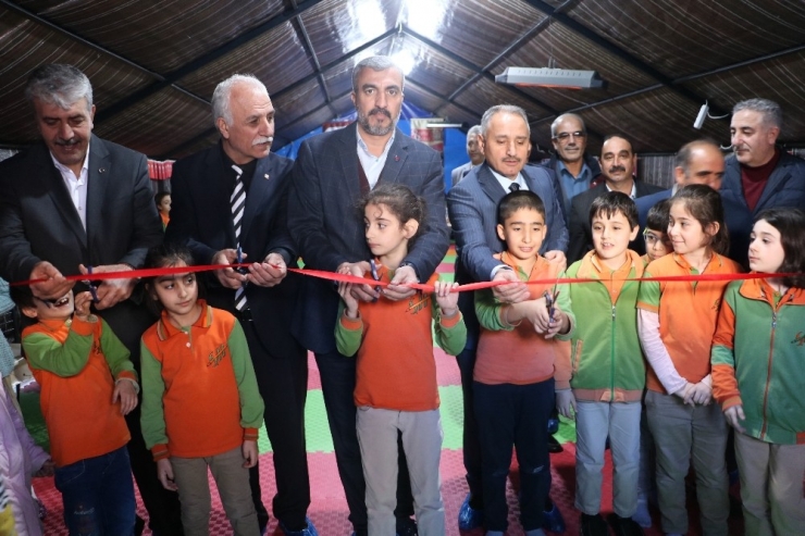 Elazığ’da Öğrencilerin Sosyal Anlamda Desteklenmesi İçin Etkinlik Çadırı