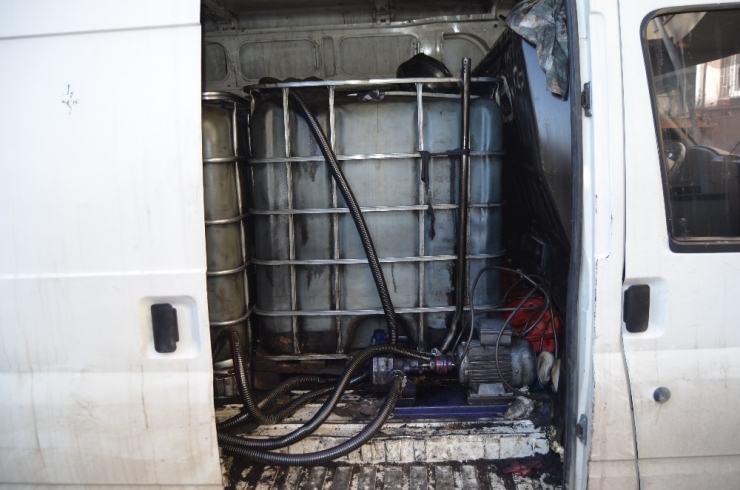 Minibüsü Mobil Kaçak Akaryakıt İstasyonu Yapmışlar