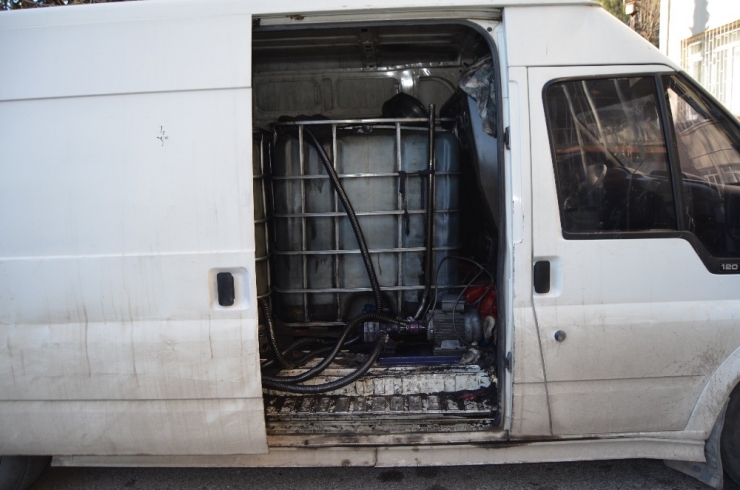 Minibüsü Mobil Kaçak Akaryakıt İstasyonu Yapmışlar