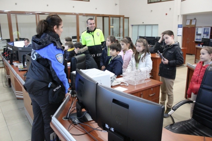 İlkokul Öğrencilerinden Sakarya Emniyet Müdürlüğüne Ziyaret