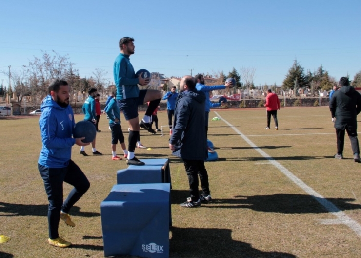 Nevşehir Belediyespor, Gölcükspor Hazırlıklarını Sürdürüyor