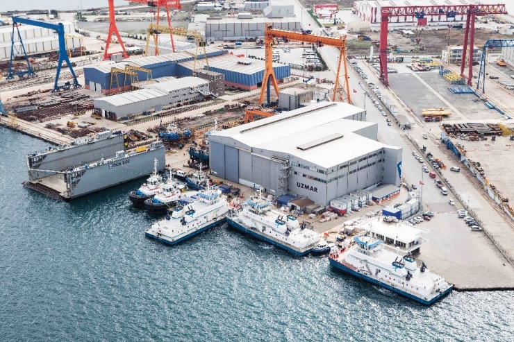 Kaptansız Gemi Geliyor