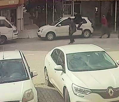 Kaçan Klima Hırsızını Adeta Uçarak Yakaladı