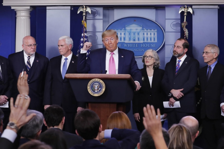 Trump, Korona Virüsü İle Mücadele İçin Mike Pence’i Görevlendirdi