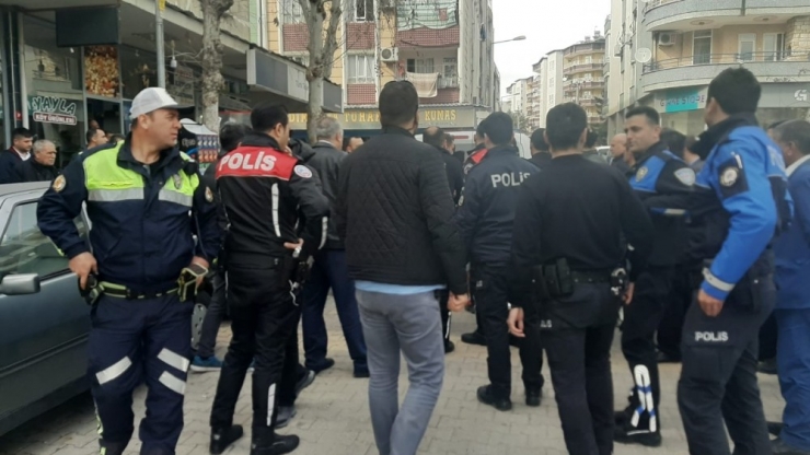 Polisten Sokak Kavgasına Biber Gazlı Müdahale