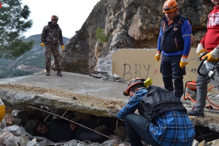 Arama Ve Kurtarma Tatbikatı Gerçeğini Aratmadı