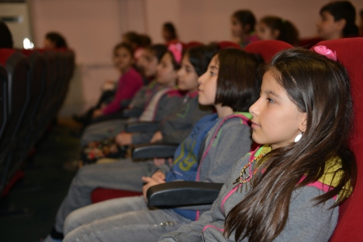 Öğrencilere Çevre Ve Geri Dönüşüm Eğitimi