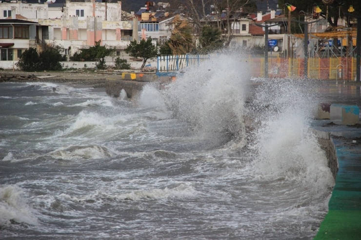 Lodos Kuzey Ege’de Etkili Oluyor