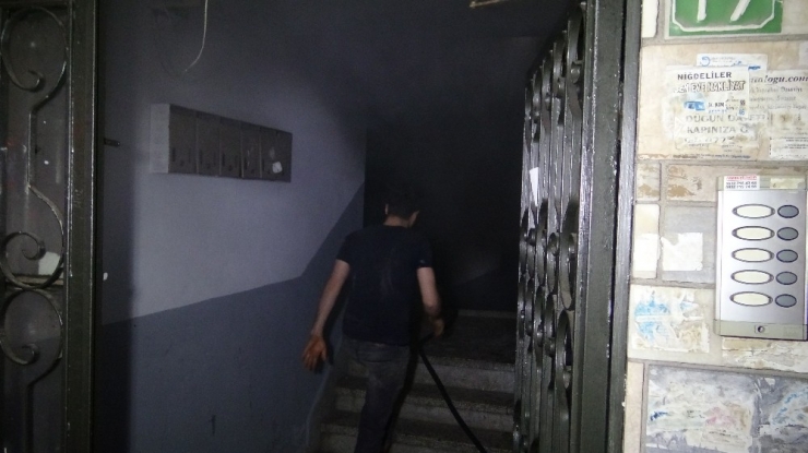 5 Katlı Binada Korkutan Yangın