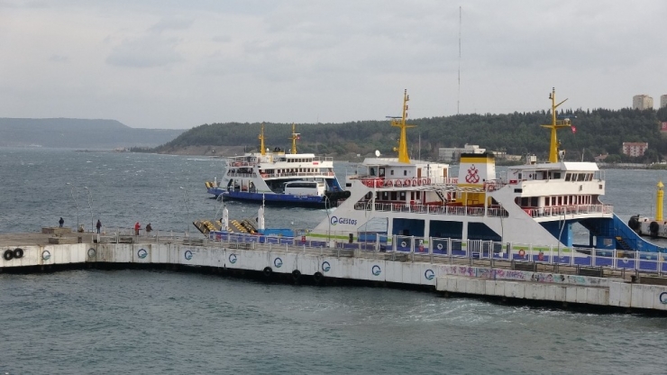 Çanakkale’de Fırtına Sebebiyle Bazı Ada Seferleri İptal