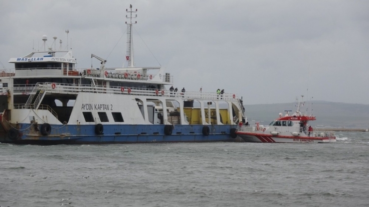 Karaya Oturan Feribottan 4 Kişi Tahliye Edildi