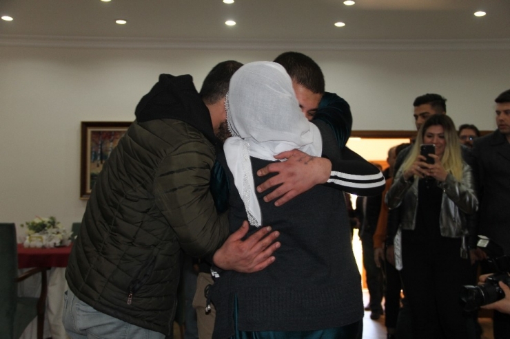 Aileler Direniyor, Pkk’da Çözülmeler Devam Ediyor