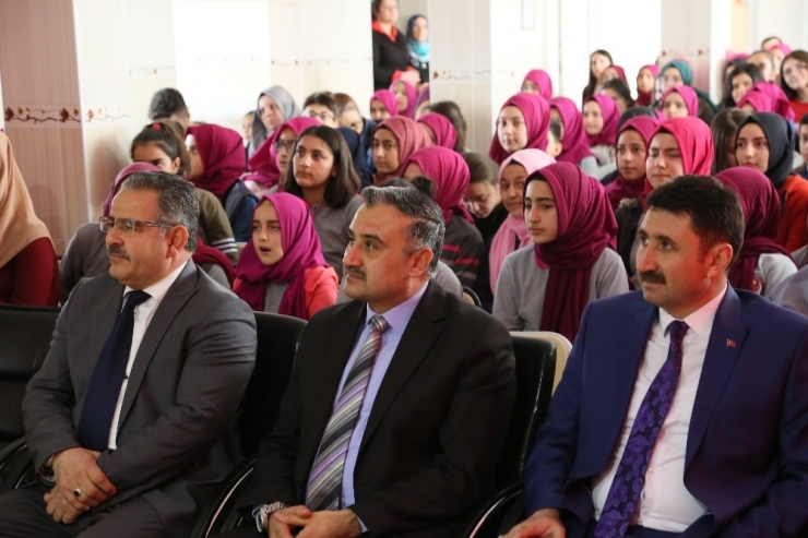 Develi Nevzer Erçiş İmamhatip Ortaokulunda Regaip Kandili Programı Yapıldı