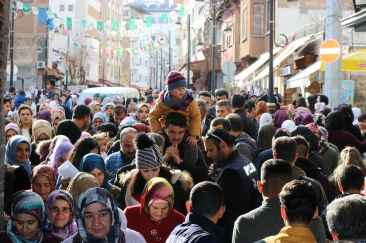 Tarihi Camide Regaip Kandili Yoğunluğu