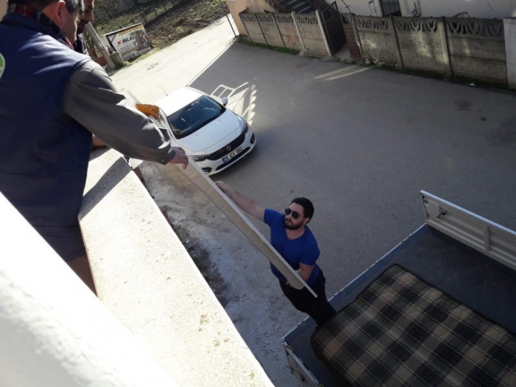 Düzce Belediyesinin İhtiyaç Sahiplerine Yardımları Sürüyor