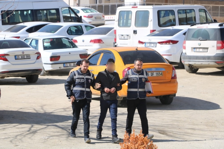 Abdest Alan Şahsın 4 Bin 400 Tl’sini Çalan Şüpheli Yakalandı