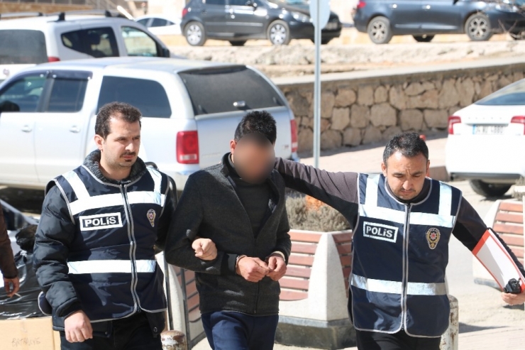 Abdest Alan Şahsın 4 Bin 400 Tl’sini Çalan Şüpheli Yakalandı