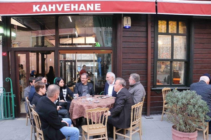 Tarihi Kemerburgaz Kahvehanesine Kitaplık Kuruldu