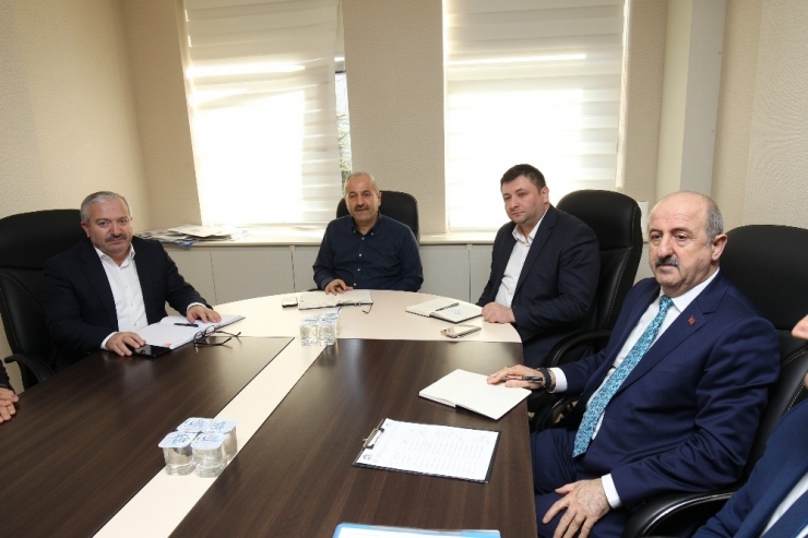 Başkan Büyükgöz Müdürlerini Topladı