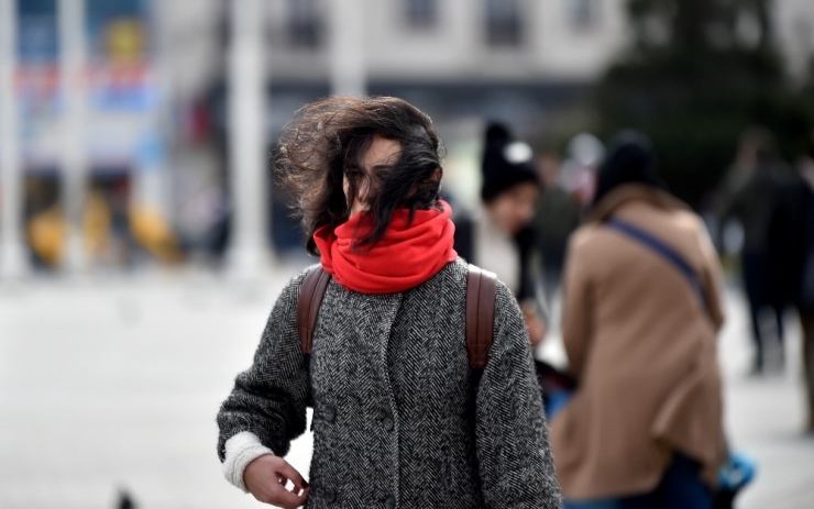 Taksim’de Lodos Hayatı Olumsuz Etkiliyor