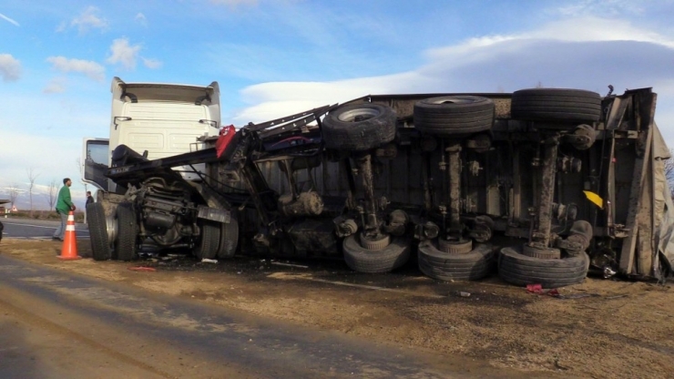 Konya’da İki Tır Çarpıştı: 1 Ölü