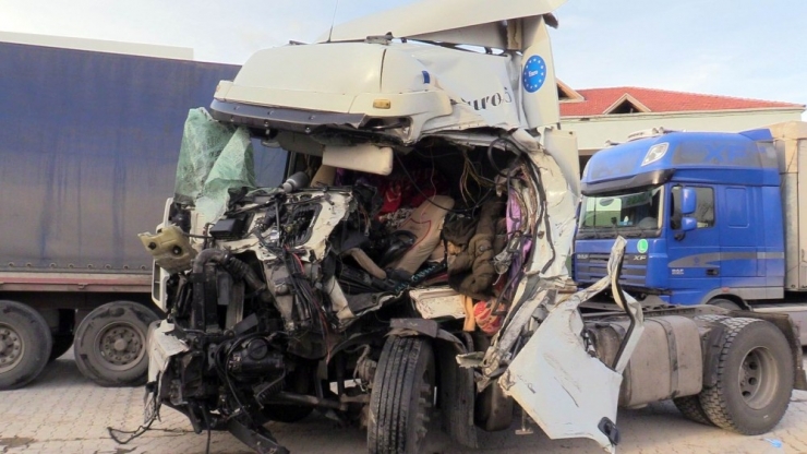 Konya’da İki Tır Çarpıştı: 1 Ölü