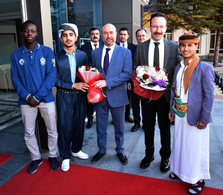 Sedep Panellerle Öğrencilerin Kişisel Gelişimine Katkı Sağlıyor