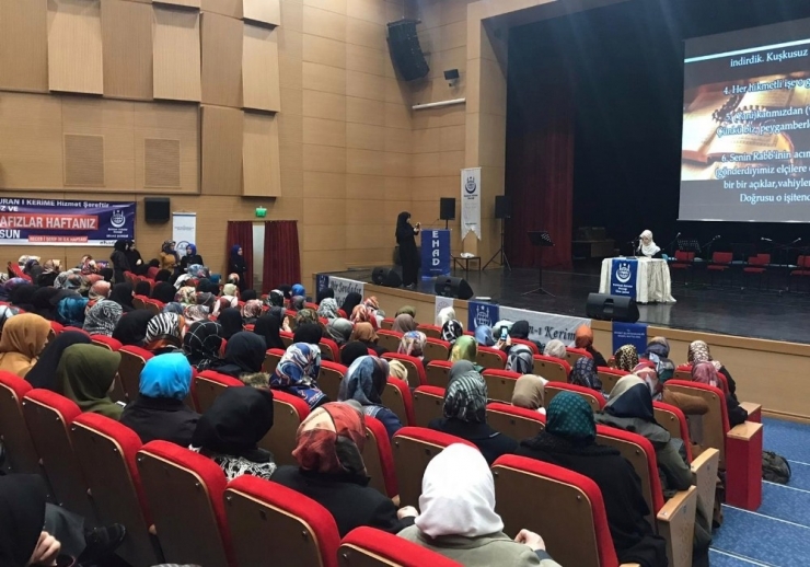 “Kur’an Hayat Rehberimizdir”