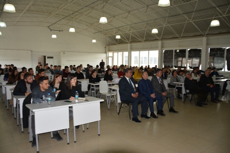 Söke’de Kariyer Günlerinin Konuğu Kaymakam Kurtbeyoğlu Oldu