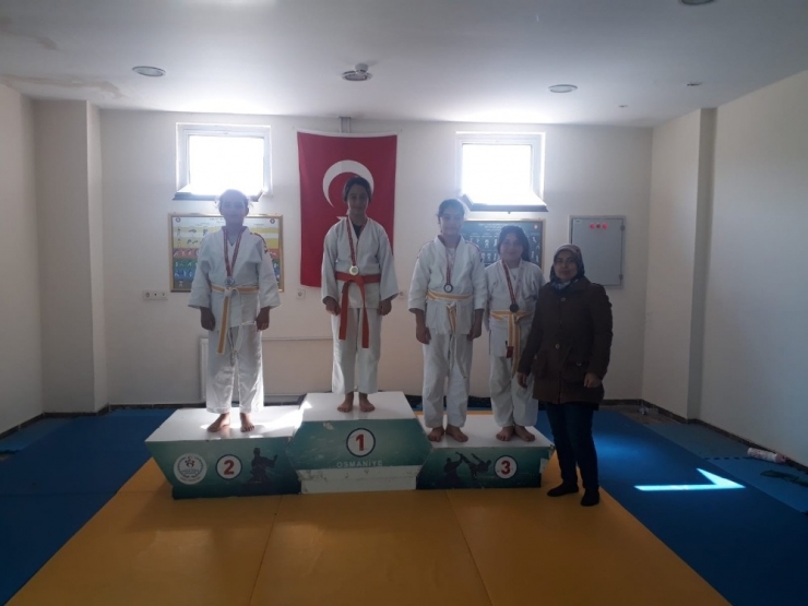 Karacaoğlan Ortaokulu Judo İl Birincisi