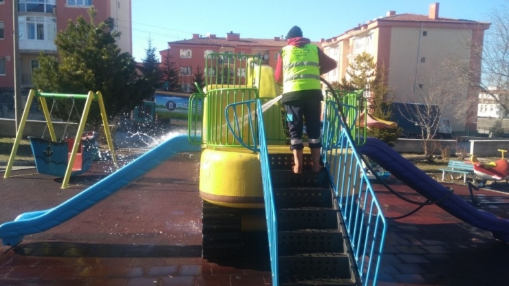 Parklar İlkbahara Hazırlanıyor