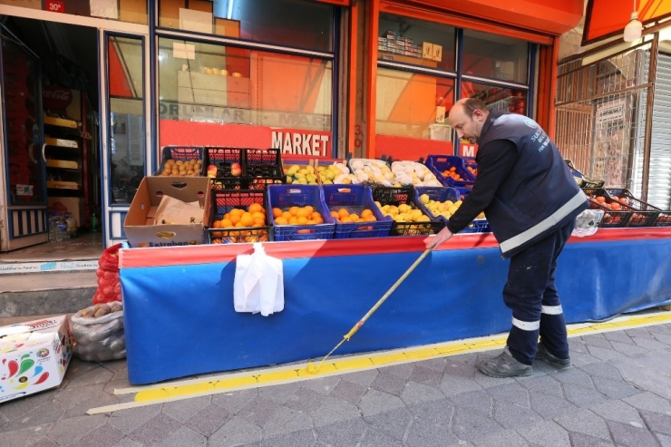 Sultangazi Belediyesi’nden Kaldırım İşgali Önlemi