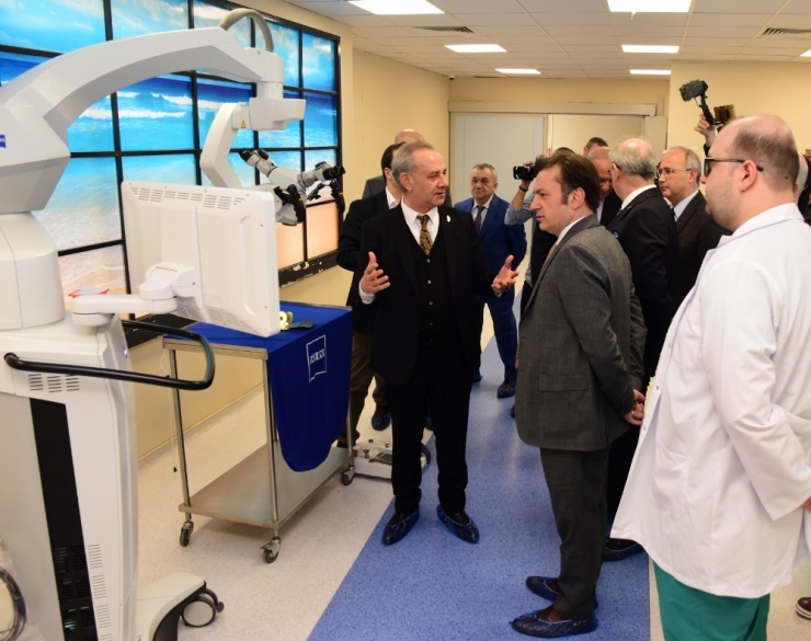 Tisk Mikrocerrahi Ve Rekonstrüksiyon Vakfı’ndan Esogü Hastanesi’ne Önemli Bağış