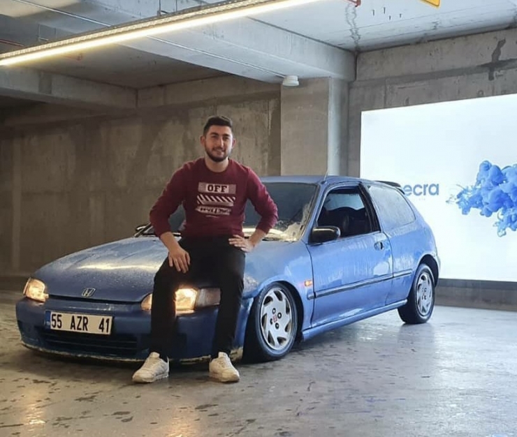 22 Yaşındaki Genç Otomobilin Arka Koltuğunda Ölü Bulundu