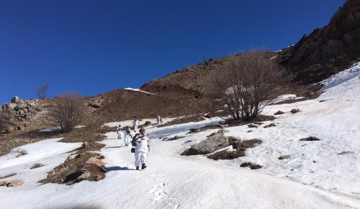 Jandarma Bahar Temizliğine Başladı