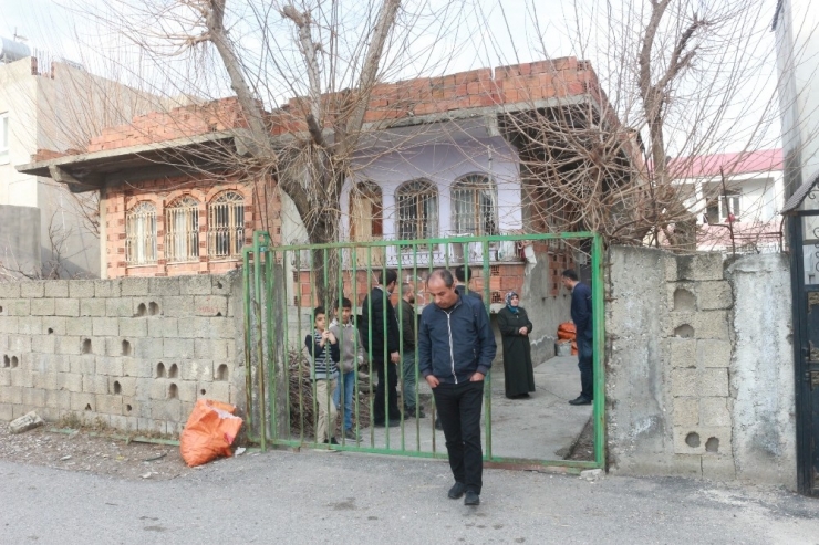 Ücretli Öğretmen Soba Kurbanı Oldu