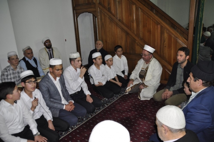 Afyonkarahisar’da Regaip Kandili Huşu İçerisinde İdrak Edildi