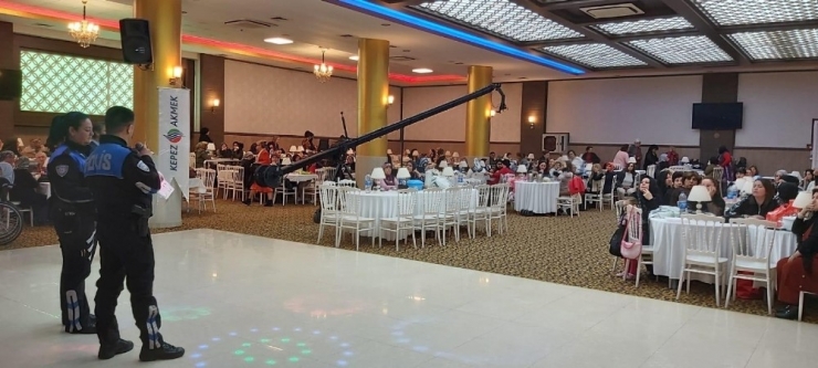 Antalya Polisi 650 Kadına Kades’i Anlattı