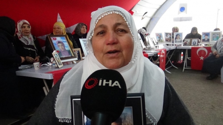 Diyarbakır’da Hdp Önünde Evlat Nöbetine İki Aile Daha Katıldı