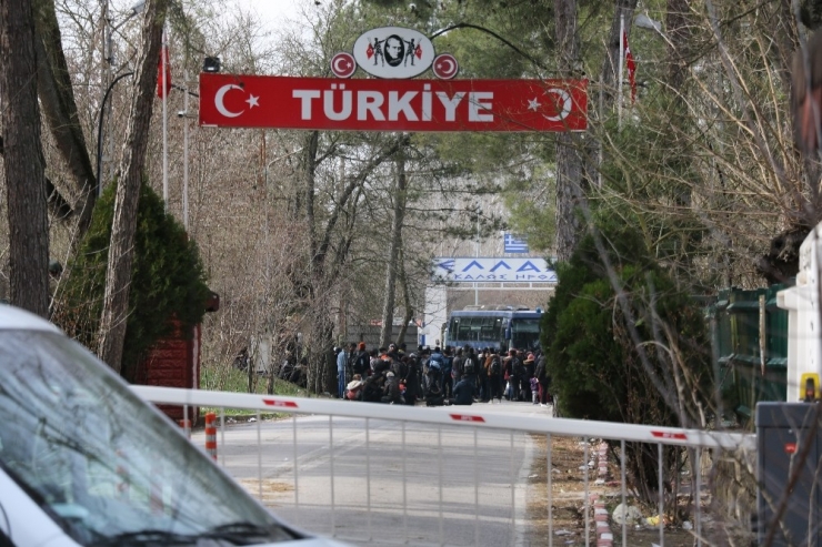 Mülteciler Tampon Bölgede