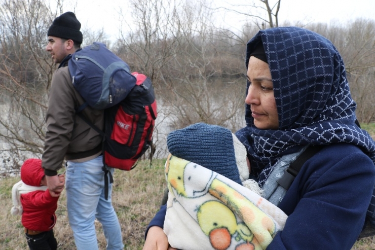 Mülteciler, Yunan Sınırına Dayandı