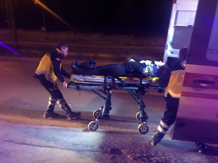 Bisikletli Kadına Otomobil Çarptı:1 Yaralı