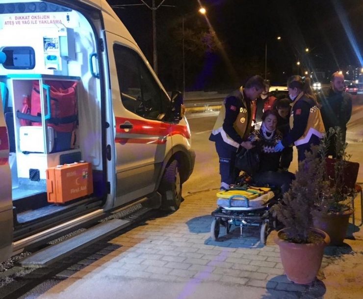 Bisikletli Kadına Otomobil Çarptı:1 Yaralı