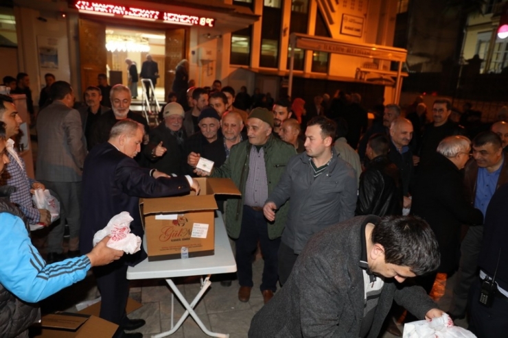 İlkadım Belediyesinden Vatandaşlara Kandil Simidi